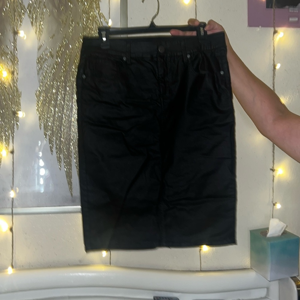 Black skirt